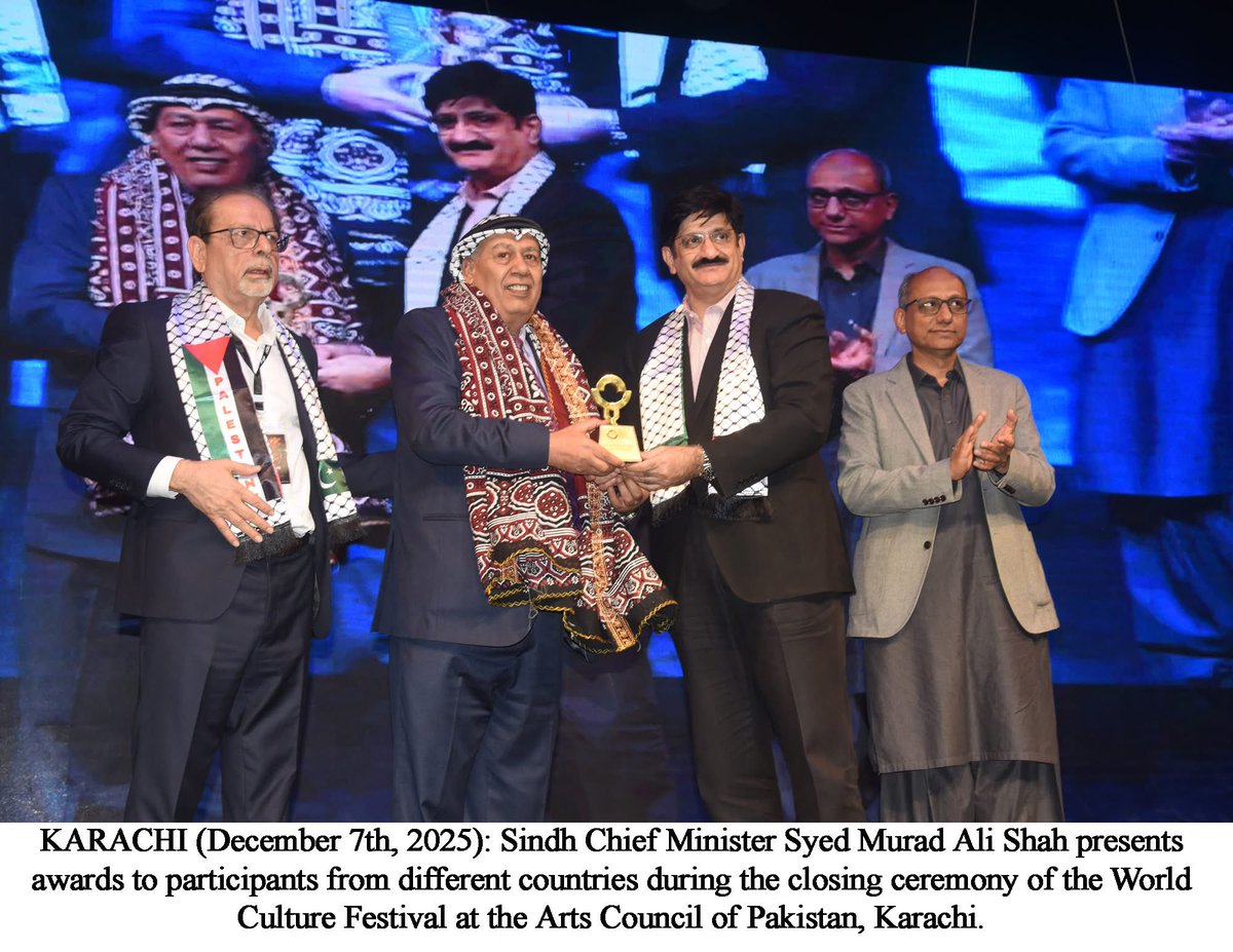 ShabirLakhoppp's tweet photo. KARACHI (December 7th, 2025):
Sindh Chief Minister Syed @MuradAliShahPPP addressed the inauguration ceremony of Sindhi Cultural Day and officially unveiled the interactive exhibition Lost Cities of the Indus Delta organized by The Dawood Foundation at the MagnifiScience Centre.
The exhibition highlights the ancient Sindh civilization, its rich history, and cultural heritage through modern science and technology.

#SindhiCultureDay #Sindh #MuradAliShah