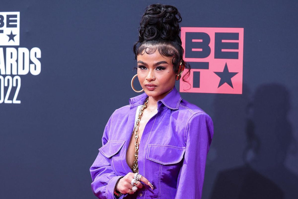 India Love Embarrasses Herself At Streamer Awards After Hijacking Winner’s Speech

allhiphop.com/news/india-lov…