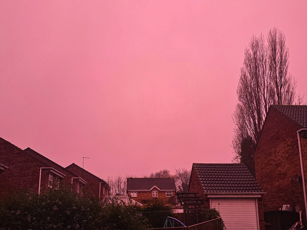 Pink looking sky at 4 o clock in ryhill Wakefield why is it pink <a href="/kerriegosneyTV/">Kerrie Gosney</a> <a href="/itvweather/">ITV Weather</a> <a href="/KeeleyDonovan/">Keeley Donovan</a> <a href="/Hudsonweather/">Paul Hudson</a> <a href="/SimonOKing/">Simon King</a> <a href="/bbcweather/">BBC Weather</a> <a href="/Schafernaker/">Tomasz Schafernaker</a> <a href="/metoffice/">Met Office</a> <a href="/WakeExpress/">Wakefield Express</a> <a href="/journoLeanneC/">Leanne Clarke</a> <a href="/WkfdOfficial/">Wakefield Official News</a> <a href="/ThePhotoHour/">#ThePhotoHour</a> <a href="/metofficeYorks/">Met Office - Yorkshire & Humber</a> #sunset <a href="/ThePhotoHour/">#ThePhotoHour</a> #pinksky