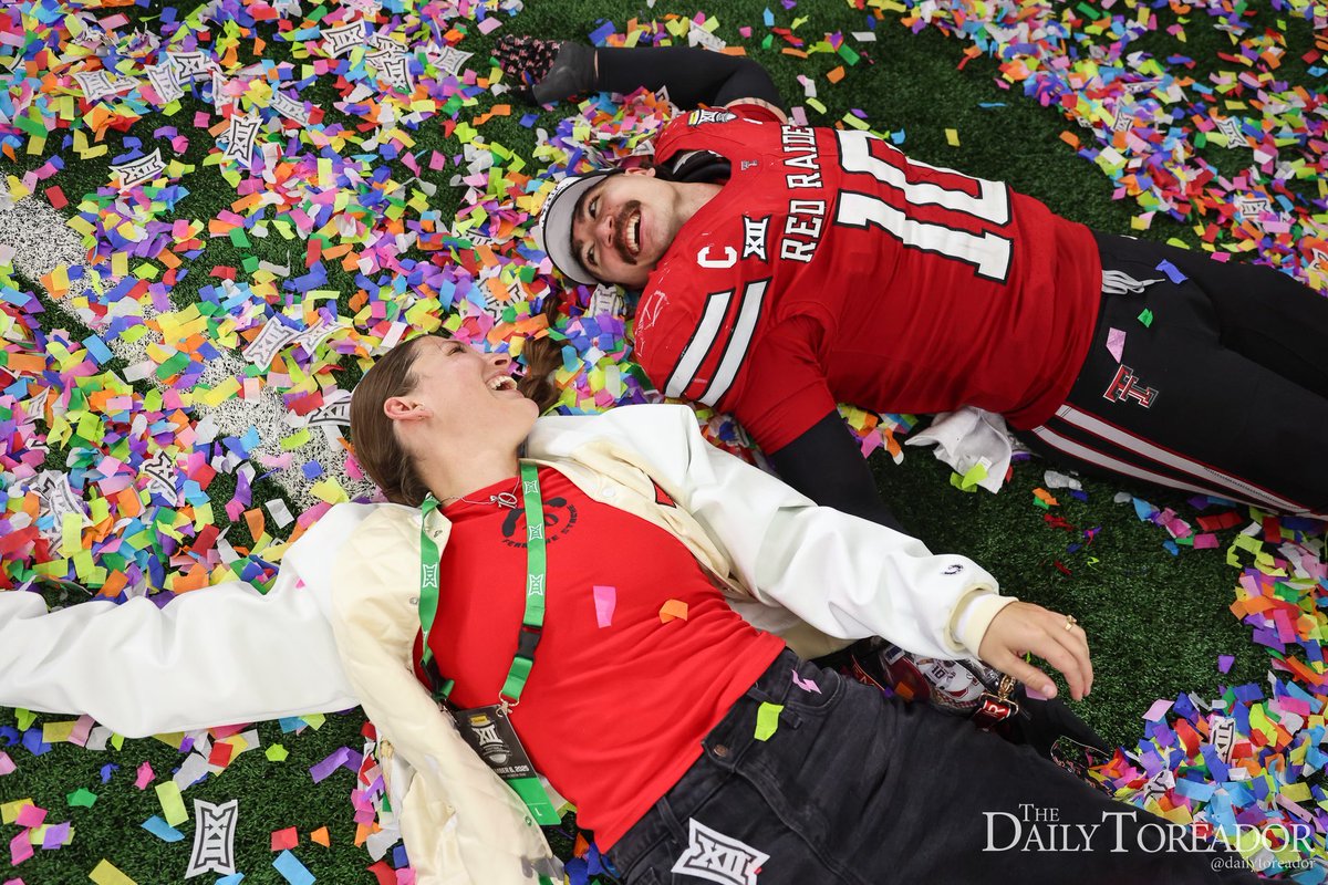 and one more time in case you didn’t know

<a href="/HeismanTrophy/">The Heisman Trophy</a> I want to vote for #JacobRodriguez