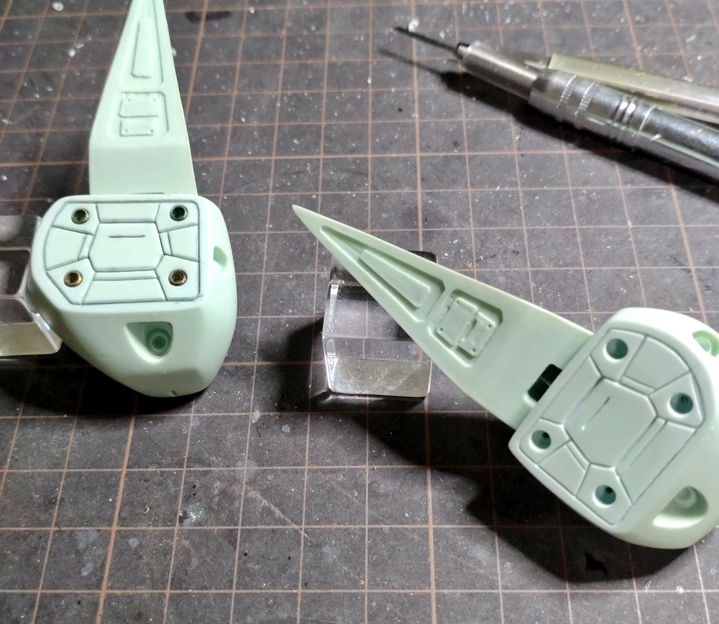 WSC3151's tweet image. 両踵揃うまでもう少し。

爪先もどう揃えるか…

まだまだ続く。