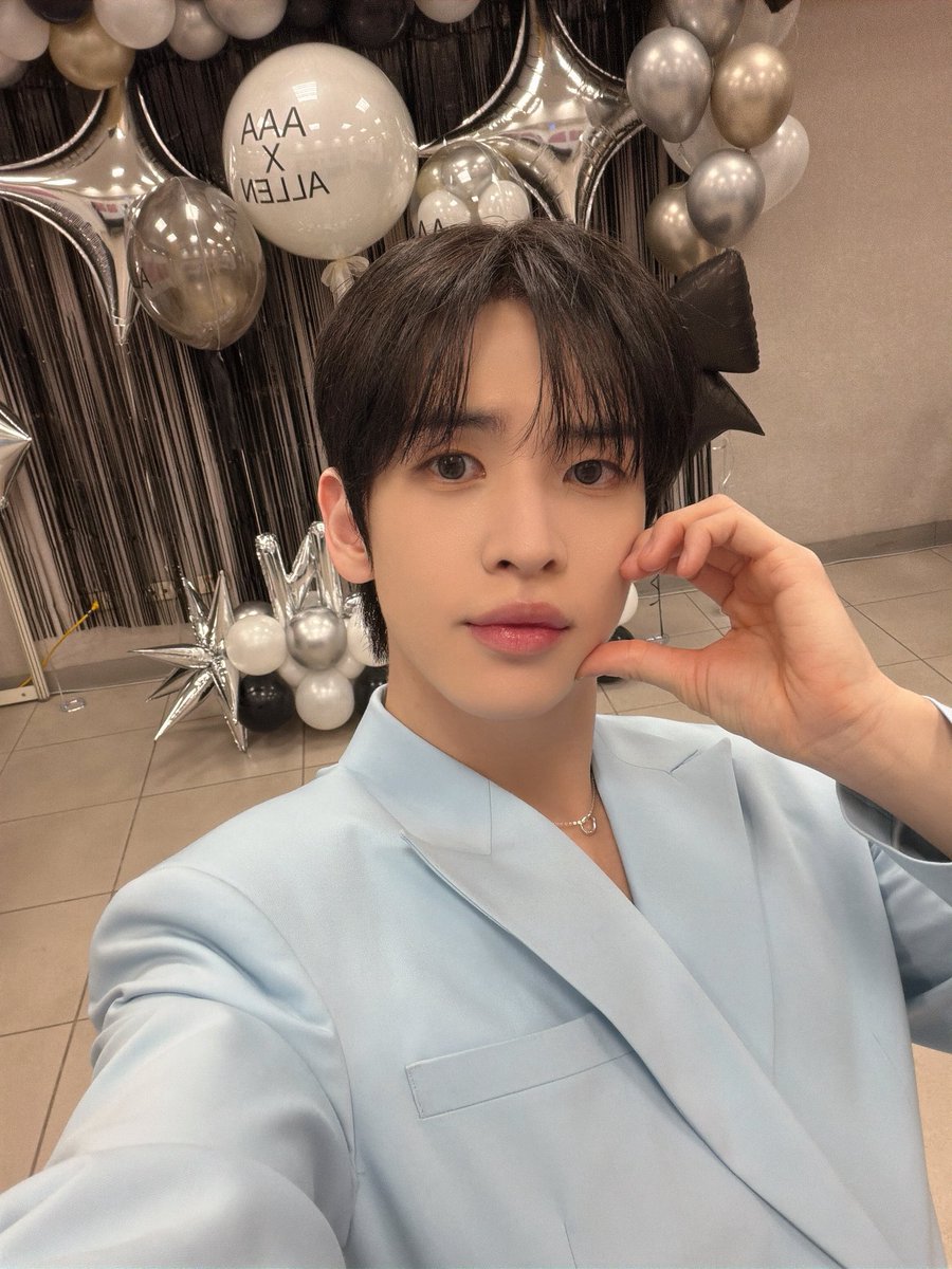 今天主持ACON非常的快樂！🥰
感謝大家的支持及喜愛讓我能夠圓滿順利的結束！🥹 
你們一級棒！愛你～ 🩵
#CRAVITY #ALLEN #크래비티 #앨런 #ACON2025