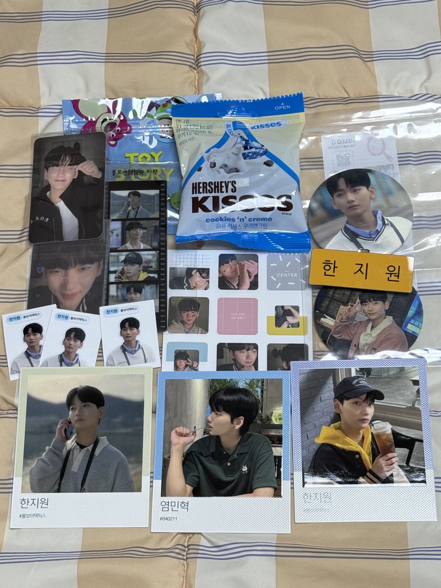 정말 오랜만에 글을 쓰네요🥹🥹

어젠 민혁님 팬분들이랑 만남을 가졌는데 세상에 다들 선물을 준비해오셨더라구요,,

얼마나 감동이었는지 ㅠㅠㅠ

#볼보이택틱스 #BallBoyTactics #염민혁