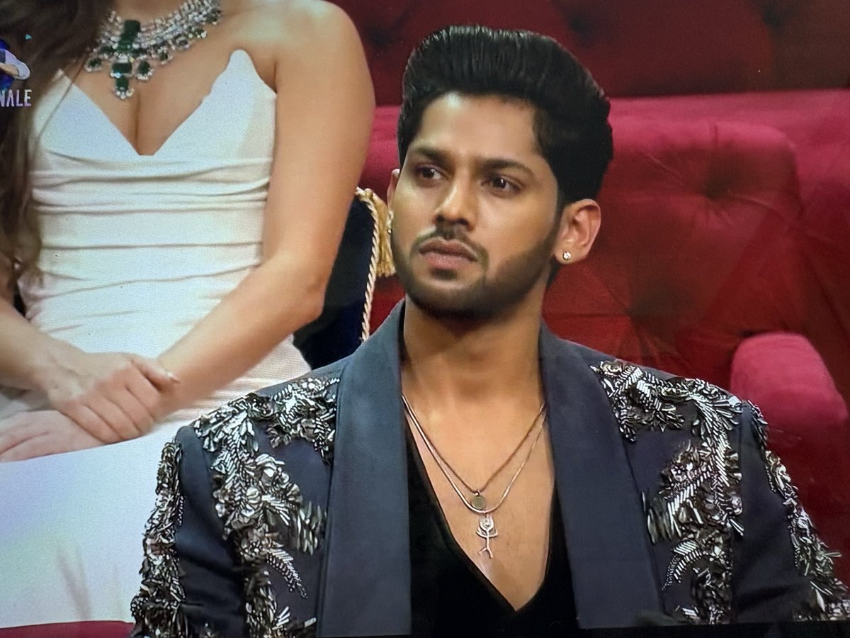 𝑵𝒂𝒉𝒚𝒂𝒏 tweet media