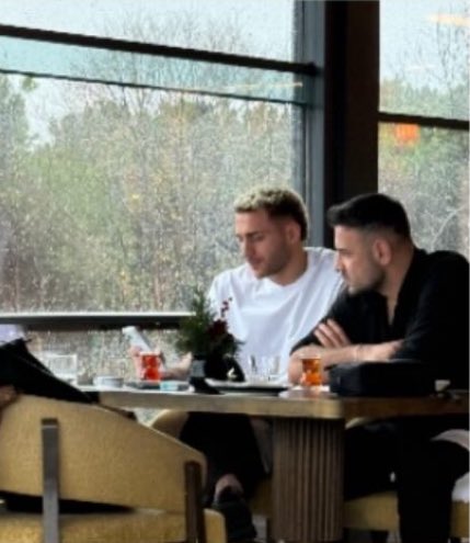 Bi mekanda otururken karşımda şöyle bi şey olduğunu farketsem naparım acaba