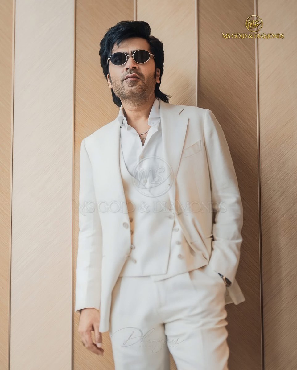 TubeLightDotCom's tweet photo. A STAR doesn’t show up , he takes over.
STR entered in full Arasan aura, mass, charisma and class.
Fans blessed, official launch, moment immortalised.
Seeing it live? 
Straight fire. 🔥
PC : msgold

#STR
#silambarasantr  #tubelighttvmalaysia #tubelightdotcom https://t.co/gYDUC5k8j0