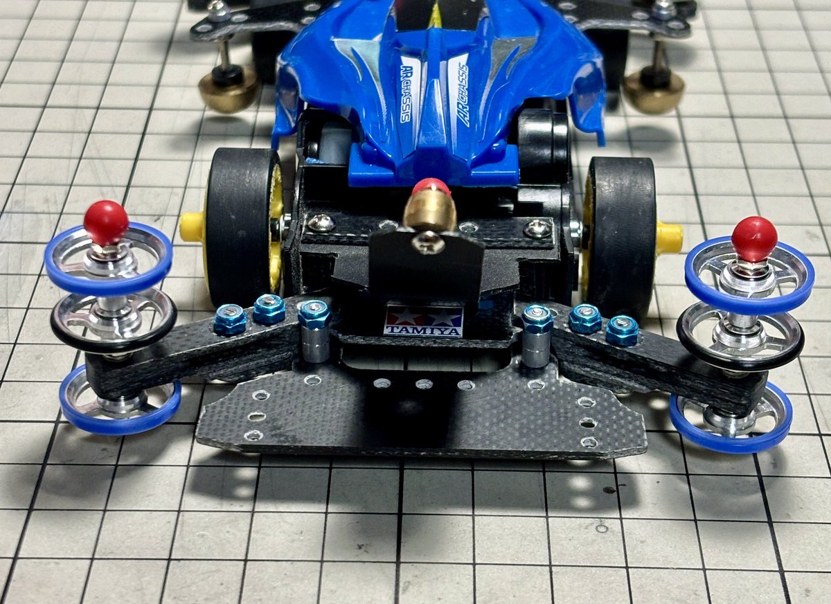 uifyd45678ikjh's tweet image. オープンマシン2号機のリヤローラー交換完了✌️
19mm→17mmでリヤのローラー幅が2mm狭くなったので、チェックボックスにも余裕で入る様になりました😊✨
ローラーのベアリングは脱脂後、回転が良い物は #まわるっちゃん を刺した上で #MBL で研磨、回転が悪い物は #WRC…