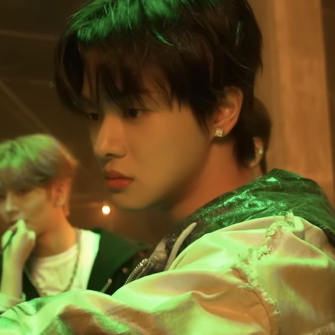 moni 𐙚 // slow. tweet media