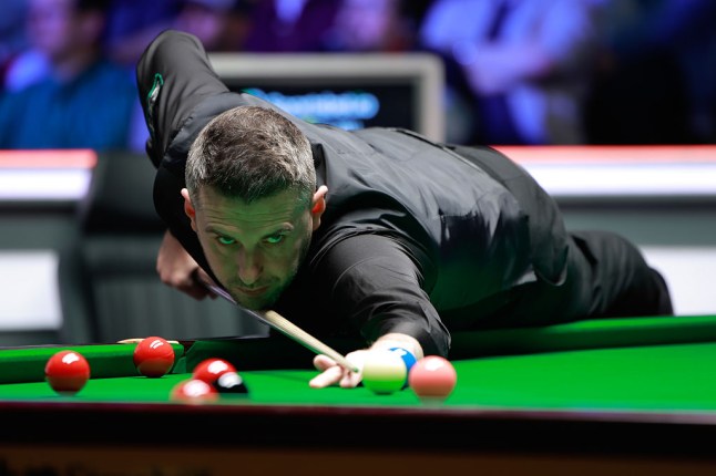 redblacksnooker's tweet photo. Mark Selby, seansın sonuna doğru mükemmel görüntüsünden biraz uzaklaşsa da hala oyunun hakimi. 6-2'lik skor da bence bunu adil olarak yansıtıyor. Judd reaksiyon verdi ancak kupa için fazlası lazım, şimdiye kadar kuş taşa çarpıyor ve ona engel oluyor. https://t.co/YOMpGCDWz7