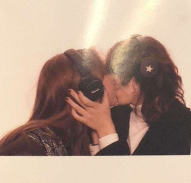 safics 🪽 tweet media