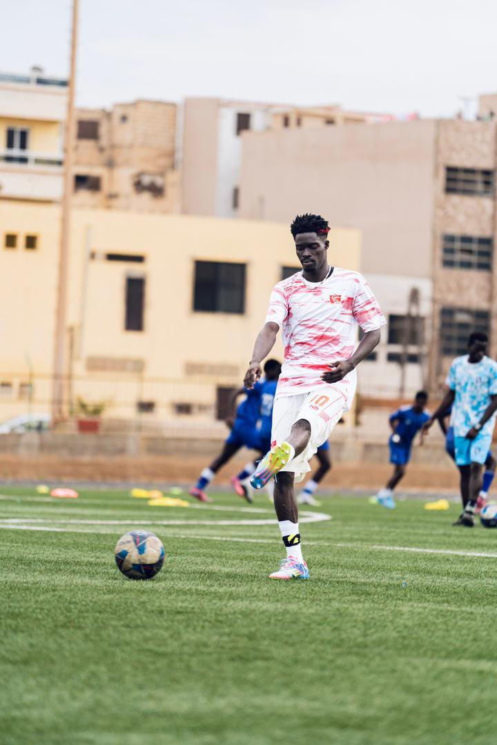 us_ouakam's tweet image. 𝐖𝐀𝐑𝐌 🆙 
Les requins 🦈🔴⚪️ ont débuté leurs échauffements 🔋 sur la pelouse du Stade Municipal de Yoff 🏟️.

#LSFP #Ligue1Sn #Footlocalsn #Team221 #senegal #TeamUSO #Football #DSC #VisitOuakam #DiotaliEvens #M2sport #Finafrica