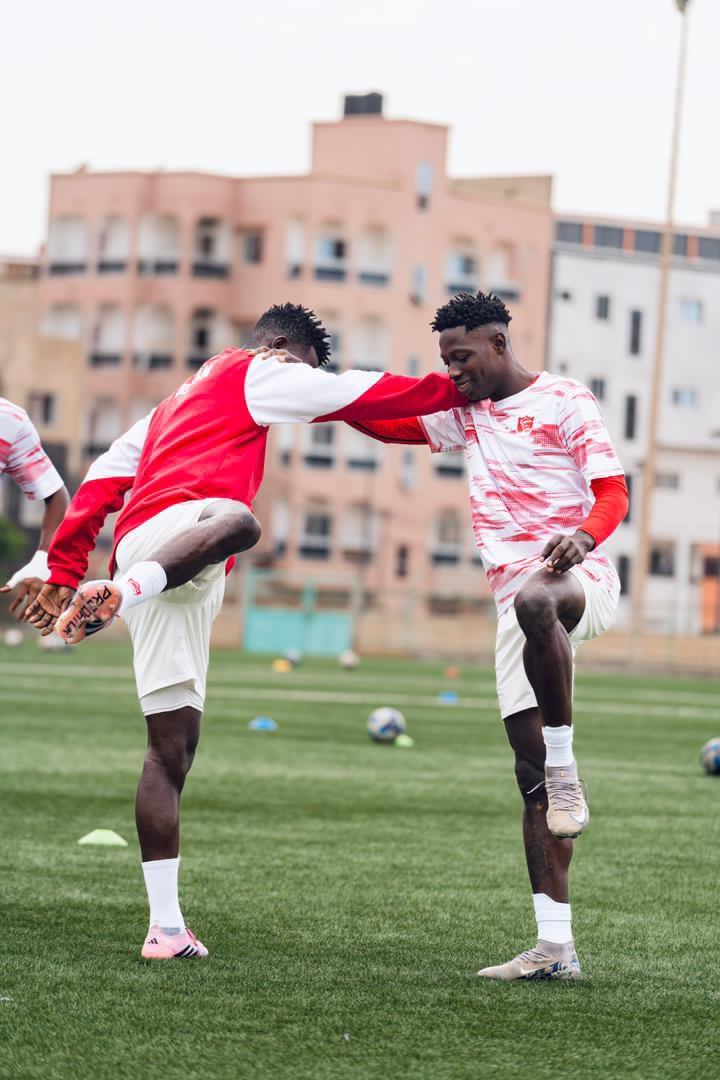us_ouakam's tweet image. 𝐖𝐀𝐑𝐌 🆙 
Les requins 🦈🔴⚪️ ont débuté leurs échauffements 🔋 sur la pelouse du Stade Municipal de Yoff 🏟️.

#LSFP #Ligue1Sn #Footlocalsn #Team221 #senegal #TeamUSO #Football #DSC #VisitOuakam #DiotaliEvens #M2sport #Finafrica