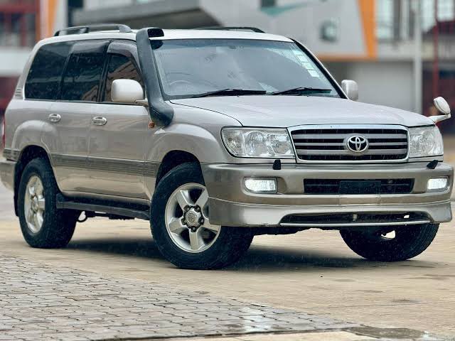 Buberwa_'s tweet image. Amazon                                 Or                          Hardtop