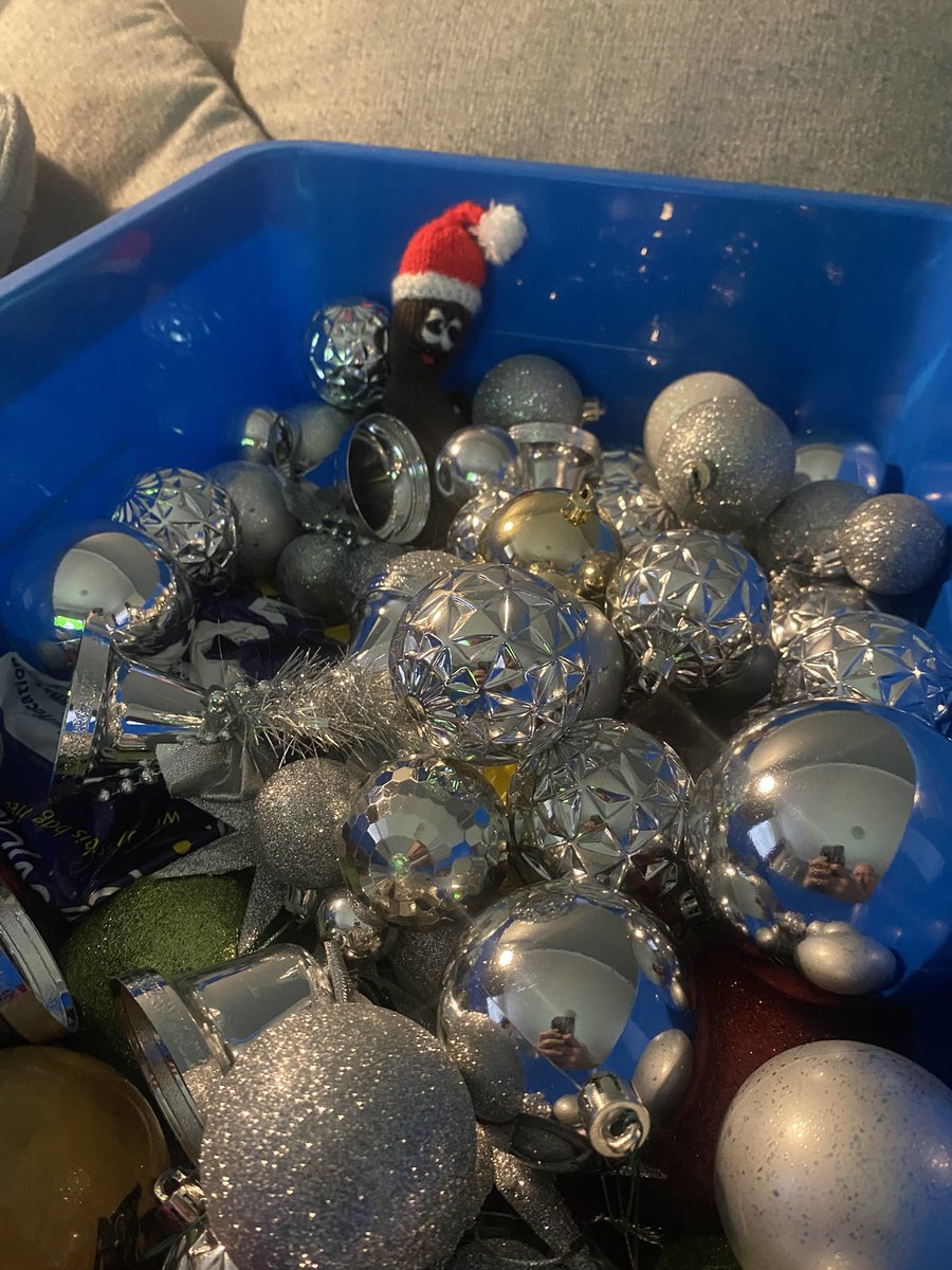 Its beginning to look a lot
like Christmas #MrHanky