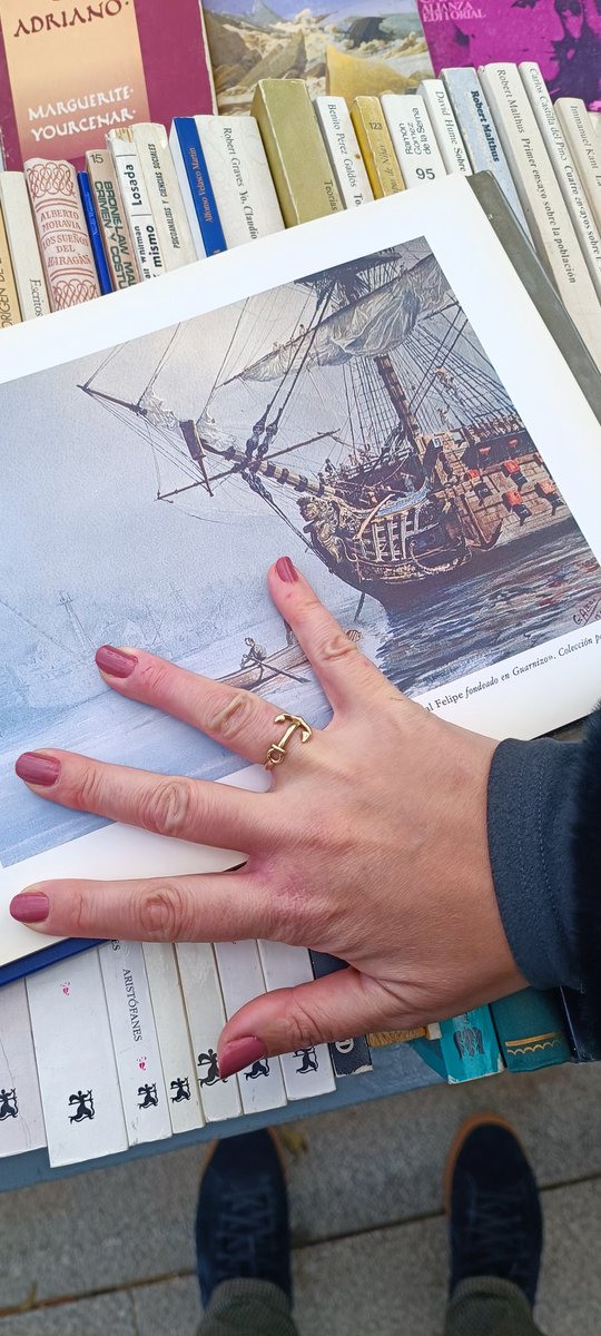 Cuesteando por Moyano, el destino me vuelve a situar frente a Guarnizo.

"Ciencia para gobernar un Imperio", le dijeron a Carlos III. Pues eso.⚓