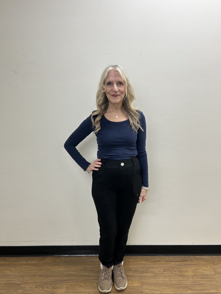 TheRosesP's tweet image. Casual Sunday look! Have a serene good happy Sunday guys 🩶🎶😎! #Funday Sunday #relax