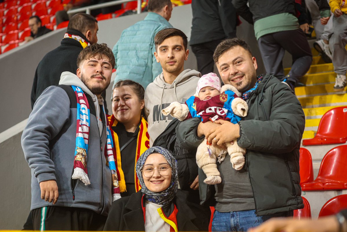 Evimizdeyiz💛❤

#Göztepe #BizBirAileyiz