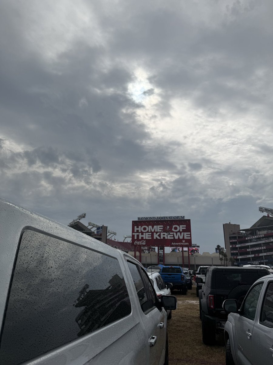 Here for the Buccaneers game but all I can think about is Brian Hartline coaching in this stadium until he coaches at the OCS