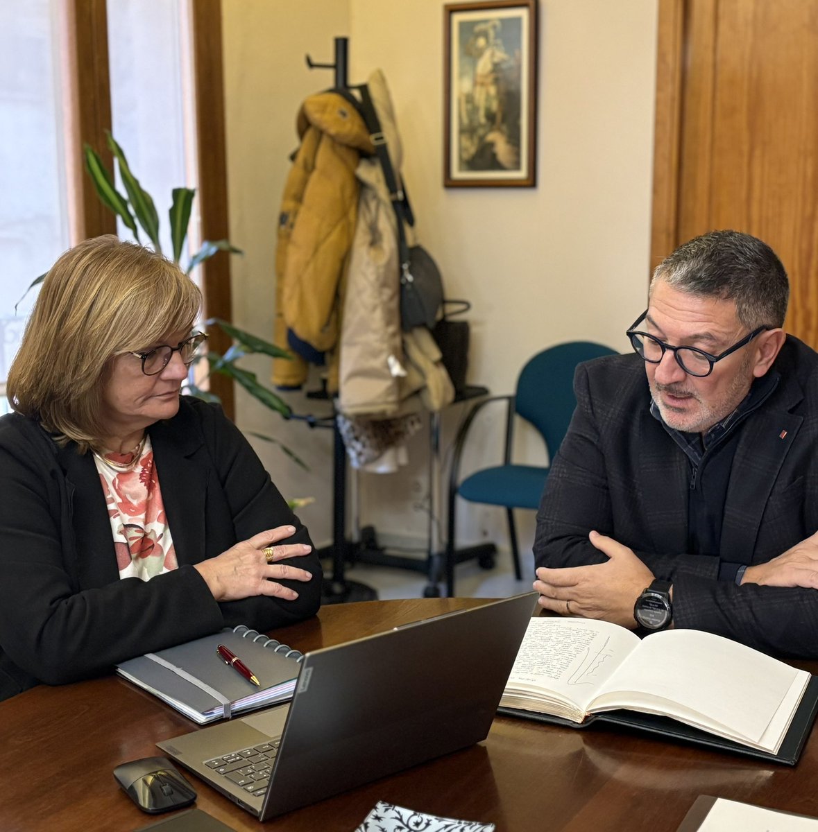 Durant la visita institucional al Priorat, el <a href="/ConsellerSamper/">Miquel Sàmper</a> s’ha reunit amb els equips de govern de la Vilella Baixa, de Cabacés i d’<a href="/AjCornudella/">Ajuntament de Cornudella de Montsant</a>.

El conseller també ha obert el dinar anual de germanor de la gent gran i presentació de nounats de Cornudella de Montsant.
