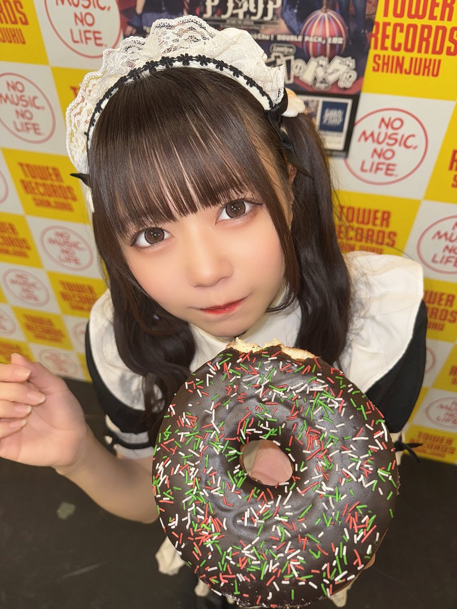 j_afilia_anna's tweet photo. ご主人様❤︎
こんなに大きいの食べていいですか？
 #あんなかわいい https://t.co/YPcVgIEoyj