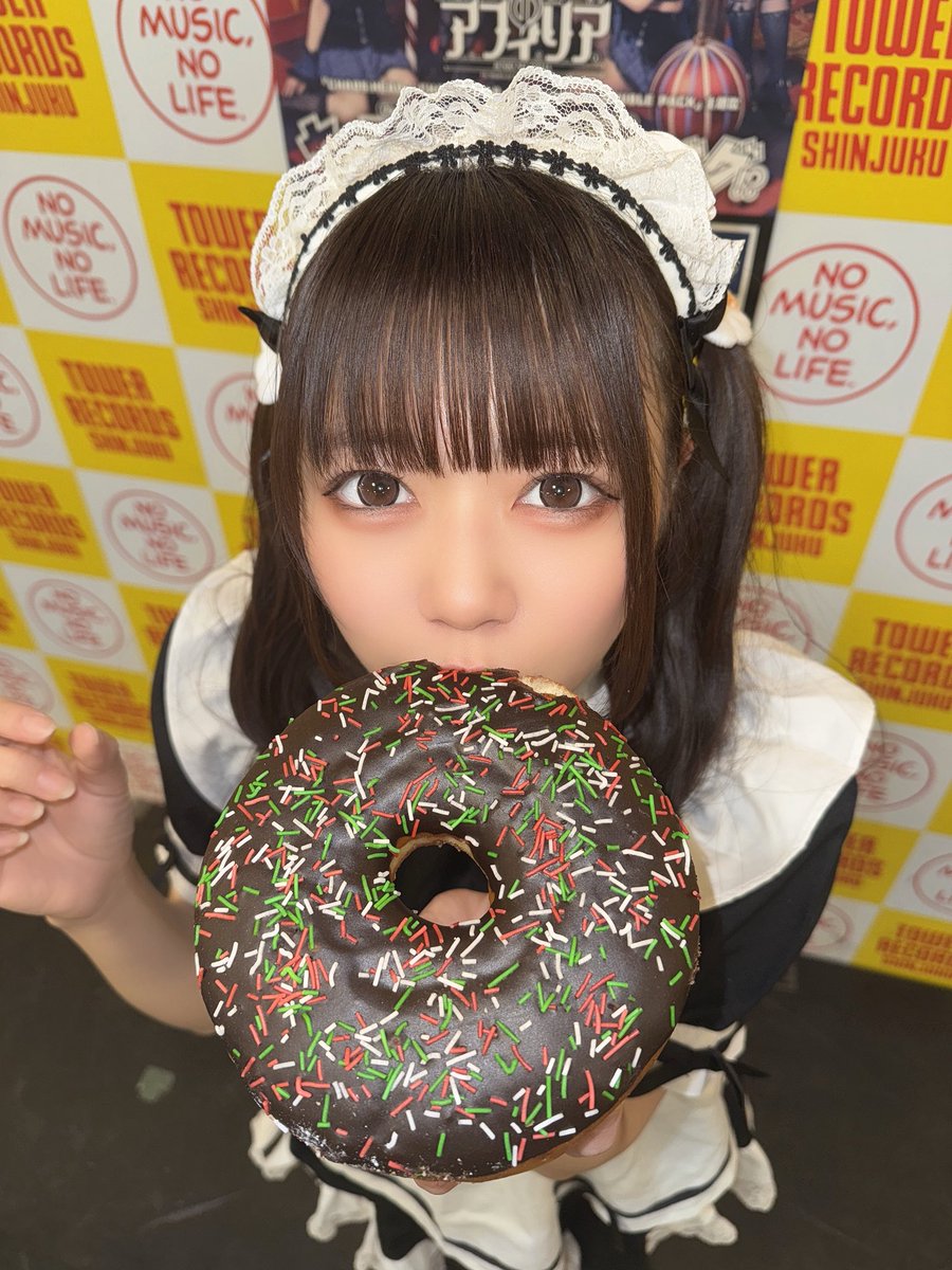 j_afilia_anna's tweet photo. ご主人様❤︎
こんなに大きいの食べていいですか？
 #あんなかわいい https://t.co/YPcVgIEoyj