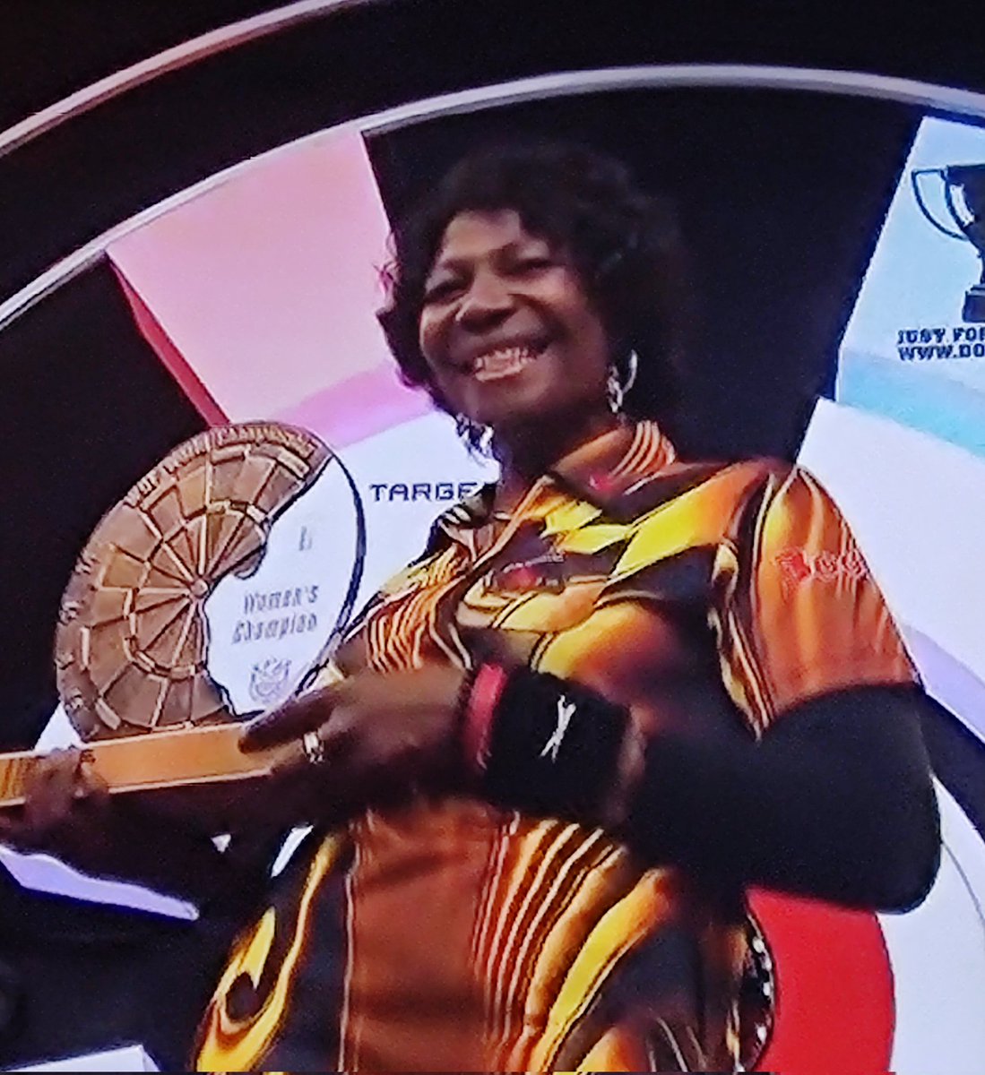 Massive congratulations to <a href="/Deta132/">Deta Hedman</a> thoroughly deserved 👏 🌎🏆 Ladies World Champion, 'The Carribbean Queen is the Lakeside Queen 👑' #lakeside #darts #worldchampion #wdfdarts