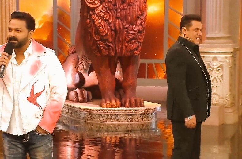 TheDarkArcher0's tweet image. Wow so its the greatest bhojpuri star gracing the stage &amp;amp; finale this season, the show trp and view hits all time new high ❤️

#PawanSingh #SalmanKhan #BiggBoss19 #BB19Finale