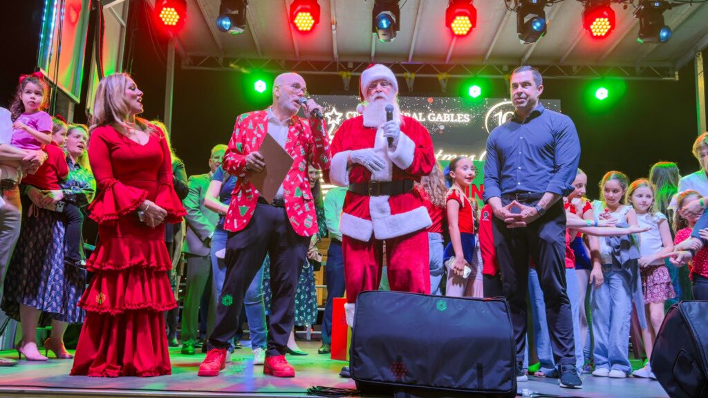 Vince Lago tweet media