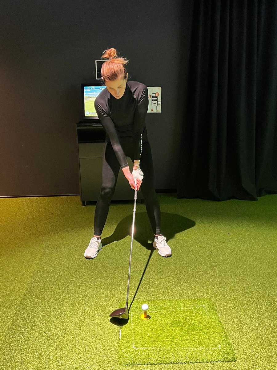 RiHenriksson's tweet photo. Aloitin kesällä uuden lajin. Ajatuksena saada hyvää vastapainoa työlle ja kiireiselle arjelle. Sitä on #golf kyllä ollut ja vienyt ihan kokonaan mukanaan. Kausi ei loppunut syksyn tuloon, tänään pelattu kierros ulkona ja monet sisäpelit ja -treenit odottaa kalenterissa. https://t.co/NMgJyQu7rc