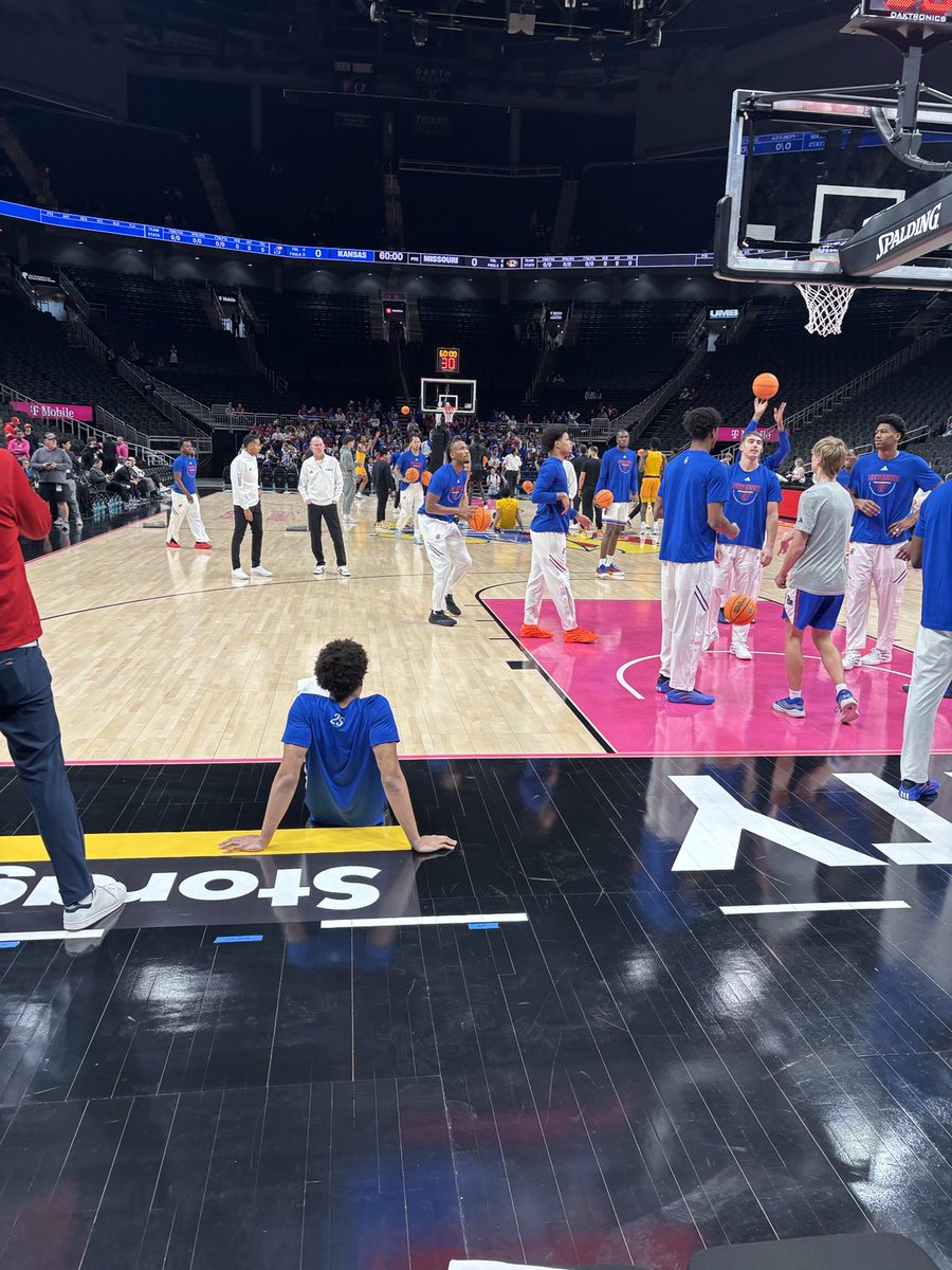 Darryn Peterson is in uniform and warming up.