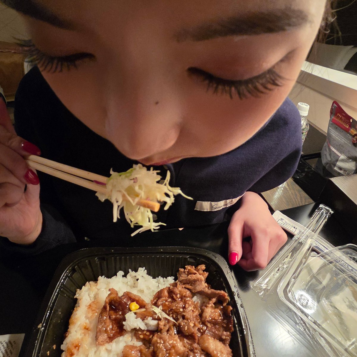 moonifies's tweet image. 