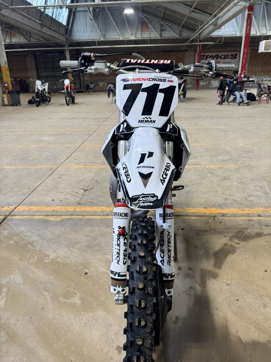marioncofarmer's tweet photo. Shaking off the rust and cold at #B52hanger today final test and tune before the Lebanon round of #GTacrenacross
@MXGRyan @Danielblair125 @pulpmx #racetexhtitanium #428concepts #twistedTeam @405Mods #1stphorm #bdmx #711 @Hqv_Motorcycles https://t.co/b3cJwveCXV