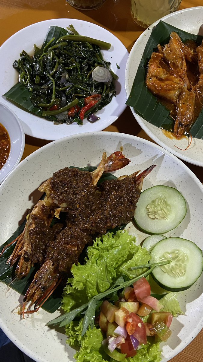 erindinik's tweet image. Happy weekend