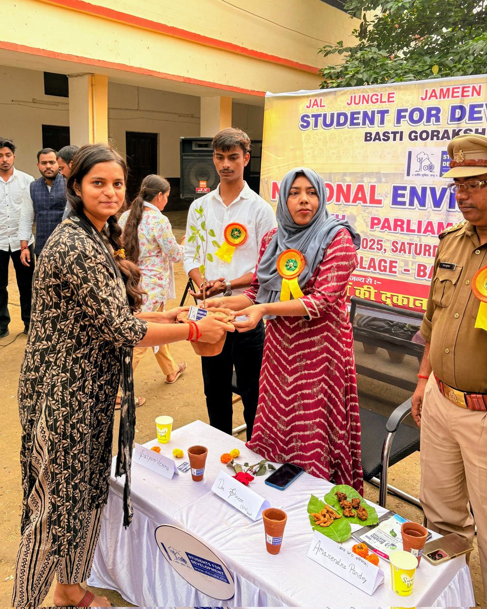 #AbvpBasti जिलें में #StudentsForDevelopment द्वारा "नेशनल एनवायरमेंट यूथ पार्लियामेंट" का आयोजन अंबिका प्रताप नारायण पीजी कॉलेज के इकाई के कार्यकर्ताओ द्वारा किया गया।
<a href="/ABVPVoice/">ABVP</a> 
<a href="/GorakshABVP/">ABVPGoraksh</a>