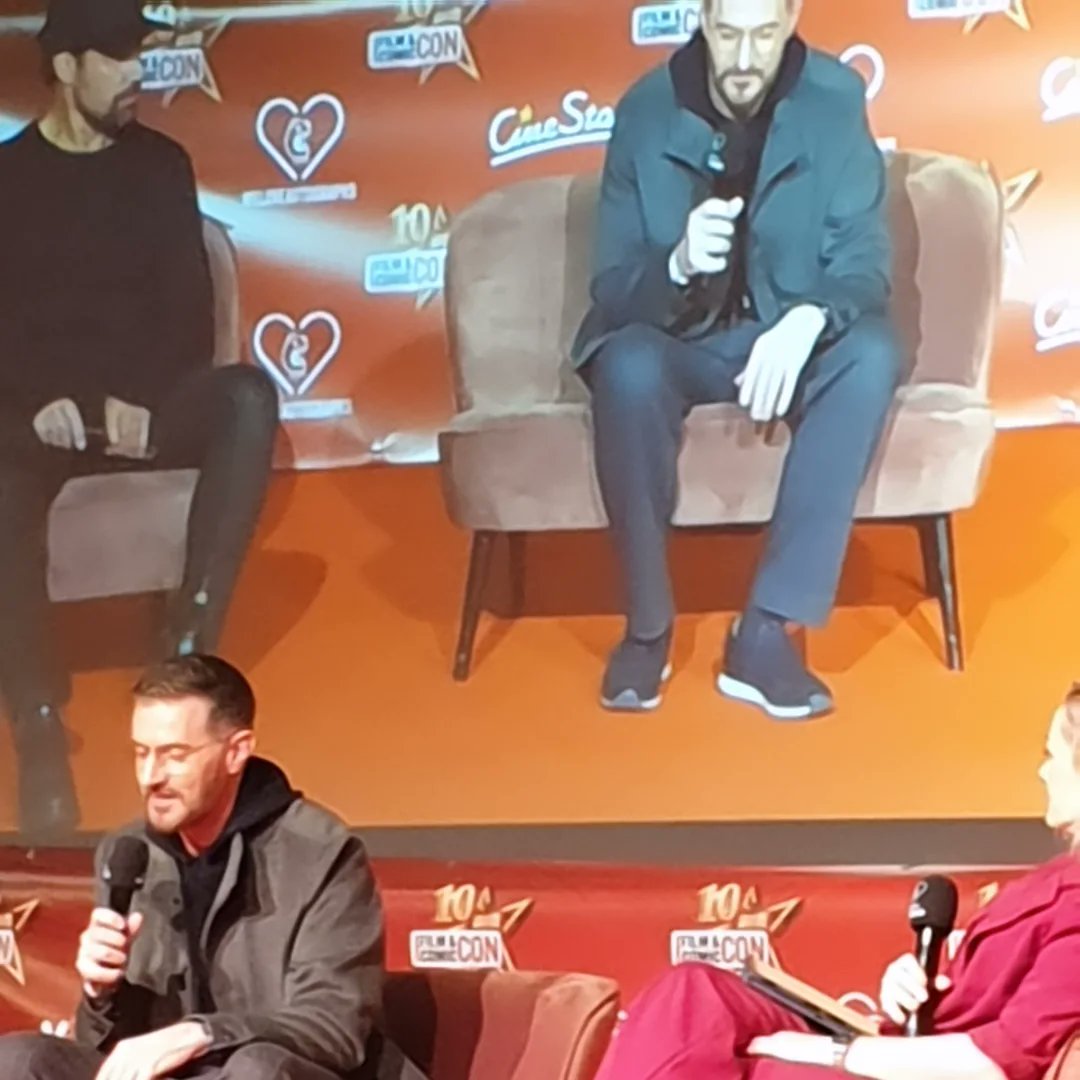 gonzobyrne's tweet photo. panel with #richardarmitage and #manubennett
#thorin #thorinoakenshield #azog #thehobbit
1 https://t.co/8O5ULb8Psv