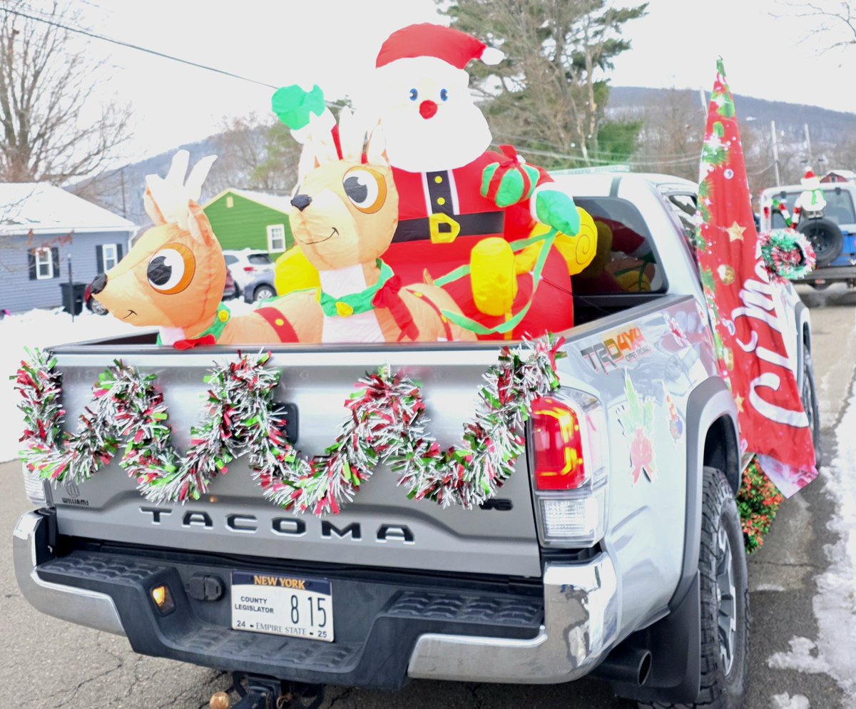 RodneyStrange's tweet image. The Southport Christmas Parade gets everyone in the holiday spirit! Kathi and I had a great time seeing everyone. Hope those who visited Christmas Land had a chance to see the live reindeer. They had some gorgeous antlers!