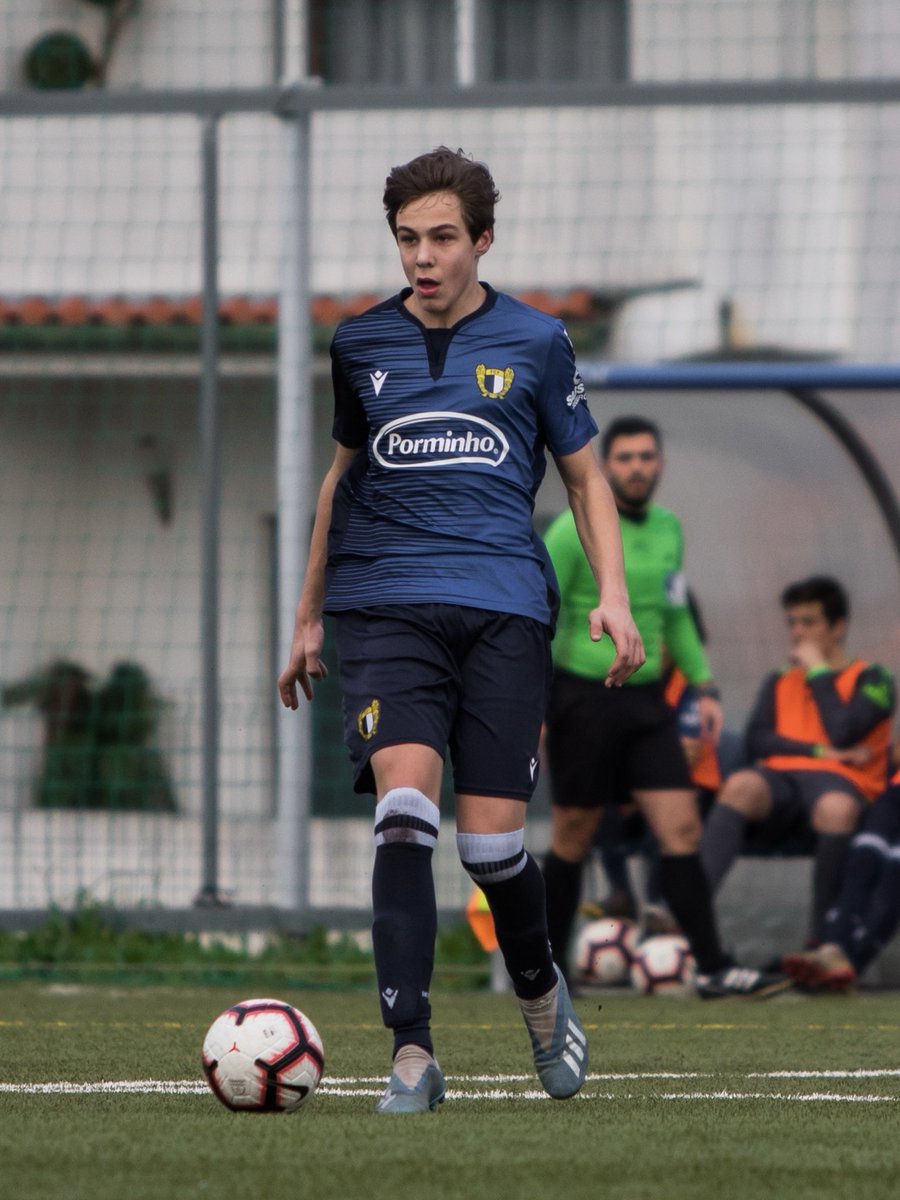 FCF1931_Oficial's tweet photo. Tudo começou nos sub-15 😍
⚪️🔵 #CapitulodeAmbicao #amordeperdicao #DiadoVilaNova #LigaPortugal #FCFSCB https://t.co/h0tXNnbUhH