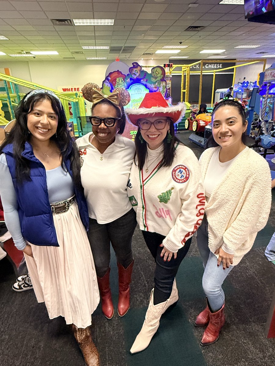 When school spirit meets family fun! 🍕✨Thank you, <a href="/juannseguinhisd/">Juan N. Seguin HISD</a> families, for making our Chuck E. Cheese night unforgettable! <a href="/msspencerr/">esclass</a> <a href="/missmonroy5/">Reina Monroy</a> <a href="/Zajan23/">Zaira Gomez</a> <a href="/ZandraAguilar15/">Zandra Aguilar</a>