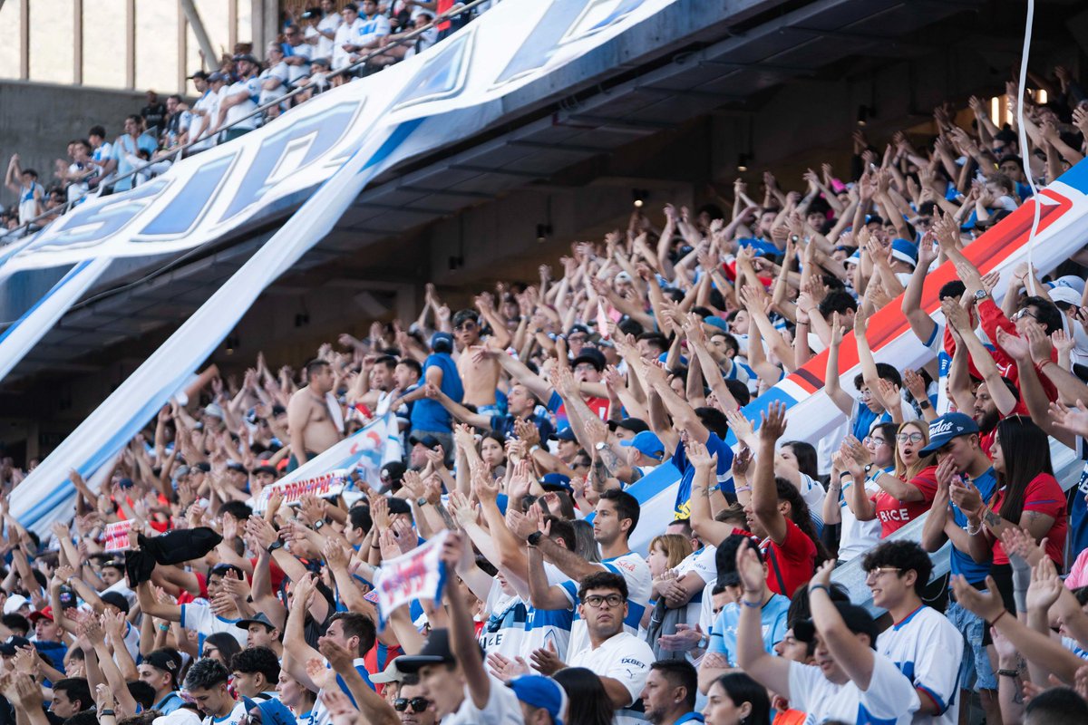📇 El mítico San Carlos de Apoquindo (Claro Arena) volverá a ser sede de Universidad Católica en Copa Libertadores.

• Inaugurado en 1988 a 961 metros de altitud, fue remodelado entre 2022 y 2025.
• Se han definido torneos a nivel nacional e internacional.

#LosCruzados