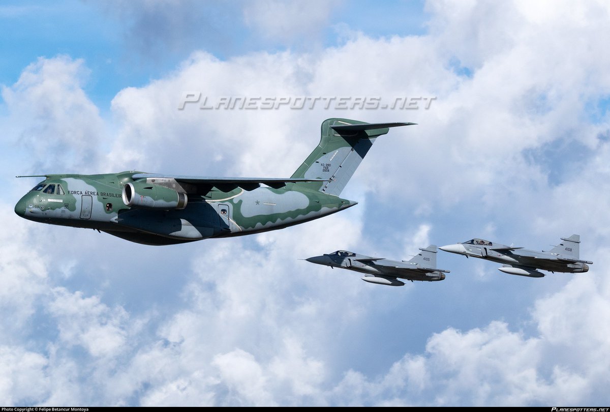FlconEYES's tweet photo. FAB2858 | E494A6 as ZEUS58
Flying North from #RioJaneiro | https://t.co/GACOMXrHoO
Força Aérea Brasileira (Brazilian Air Force)
Embraer KC-390 Millennium
#AvGeek #ADSB #planespotting #7Dec https://t.co/Z5u4729mqJ