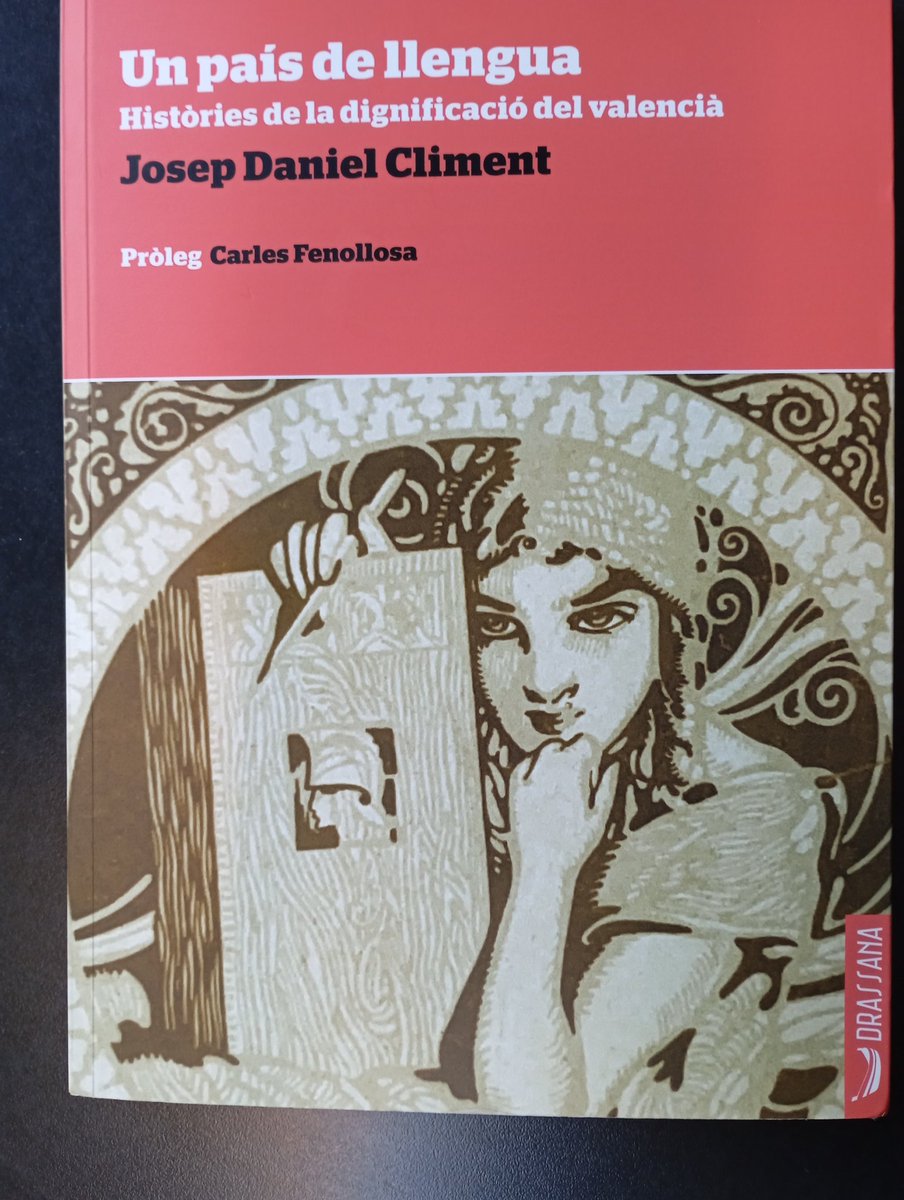 #LlibresLlegitsAl2025

51.  UN PAÍS DE LLENGUA. Històries de la dignificació del valencià 
Josep Daniel Climent (2025)
Coberta: Luís Dubón (1918)
<a href="/DrassanaLlibres/">Drassana</a> (2025)
Odissea #20
ISBN: 978-84-129712-9-3

"Som nosaltres qui redactem, cada dia, el capítol següent de la història"