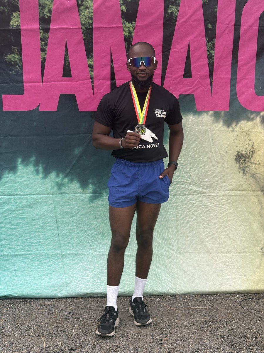 chadmorganesq's tweet photo. …and with that, the 2025 race season has come to an end.
#ReggaeMarathon #RoadToSub30 https://t.co/unjVBma8Lv