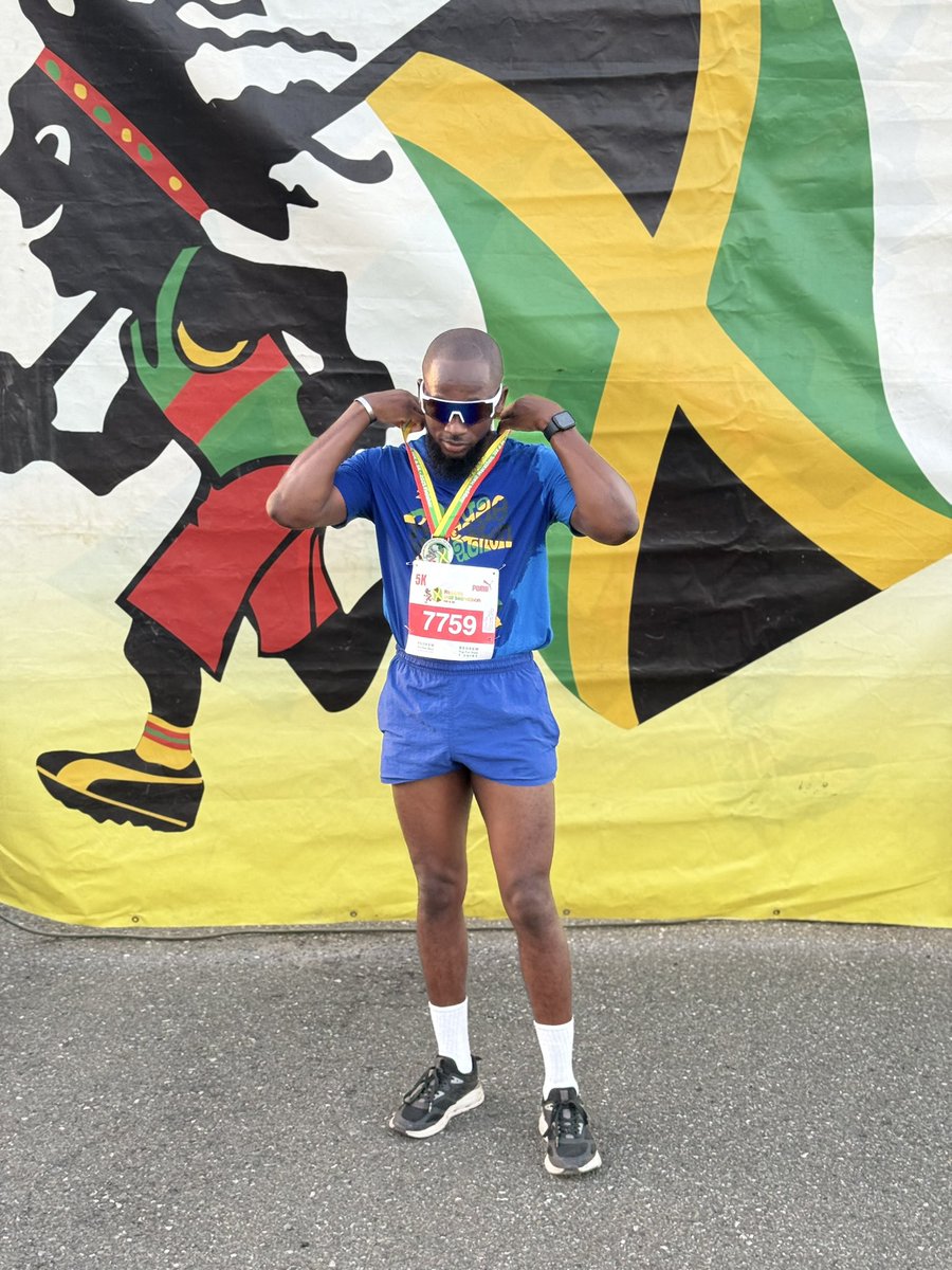 chadmorganesq's tweet photo. …and with that, the 2025 race season has come to an end.
#ReggaeMarathon #RoadToSub30 https://t.co/unjVBma8Lv