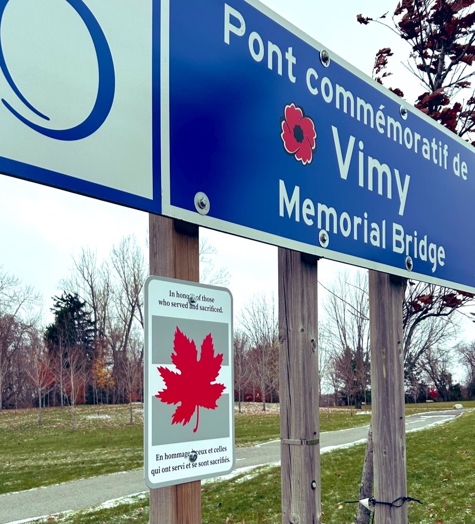 The City of Ottawa has added maple leaf signs to the Vimy Memorial Bridge to honour the service &amp; sacrifice of those who served in <a href="/CanadianForces/">Canadian Armed Forces</a> 🇨🇦The bridge landmark in the Nation’s Capital is a daily reminder <a href="/RoyalCdnLegion/">The Royal Canadian Legion</a> Ne les oubliez pas <a href="/franceaucanada/">La France au Canada 🇫🇷 🇪🇺</a> <a href="/vimyfoundation/">The Vimy Foundation 🍁 La Fondation Vimy</a>
