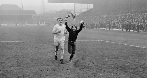 For any older footy fans in need of a Christmas gift, my novel is set to the backdrop of the 73-74 season. It can be found on Amazon. amazon.co.uk/Boy-Who-Saved-… #lufc #MOT #leeds #football