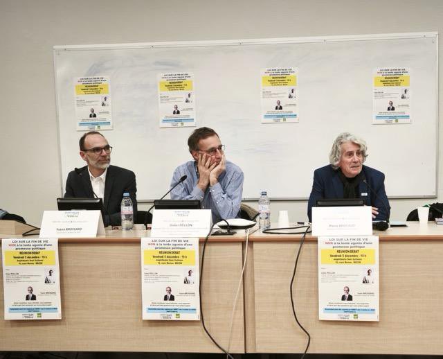 Toujours la même impatience des Françaises et des Français quant à la poursuite des travaux parlementaires sur la #findevie !
Ce vendredi, à Mâcon, les échanges furent riches et parfois bouleversants.
Merci à <a href="/ADMD71/">ADMD - Saône-et-Loire</a> et au Dr Didier Peillon pour son témoignage !