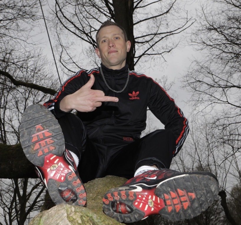 Sneakerking (5,9k) tweet media