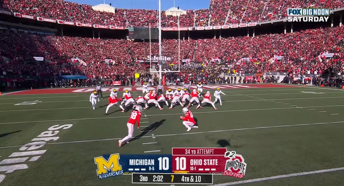 RyanDayReeks's tweet image. Don’t let us get a kicker bra