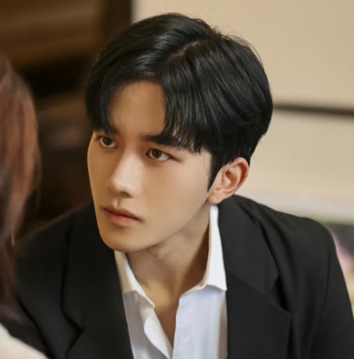 หล่อมากกกกพี่หวงซิงบทพี่พระเอกอีกเลยนะ😭♥️