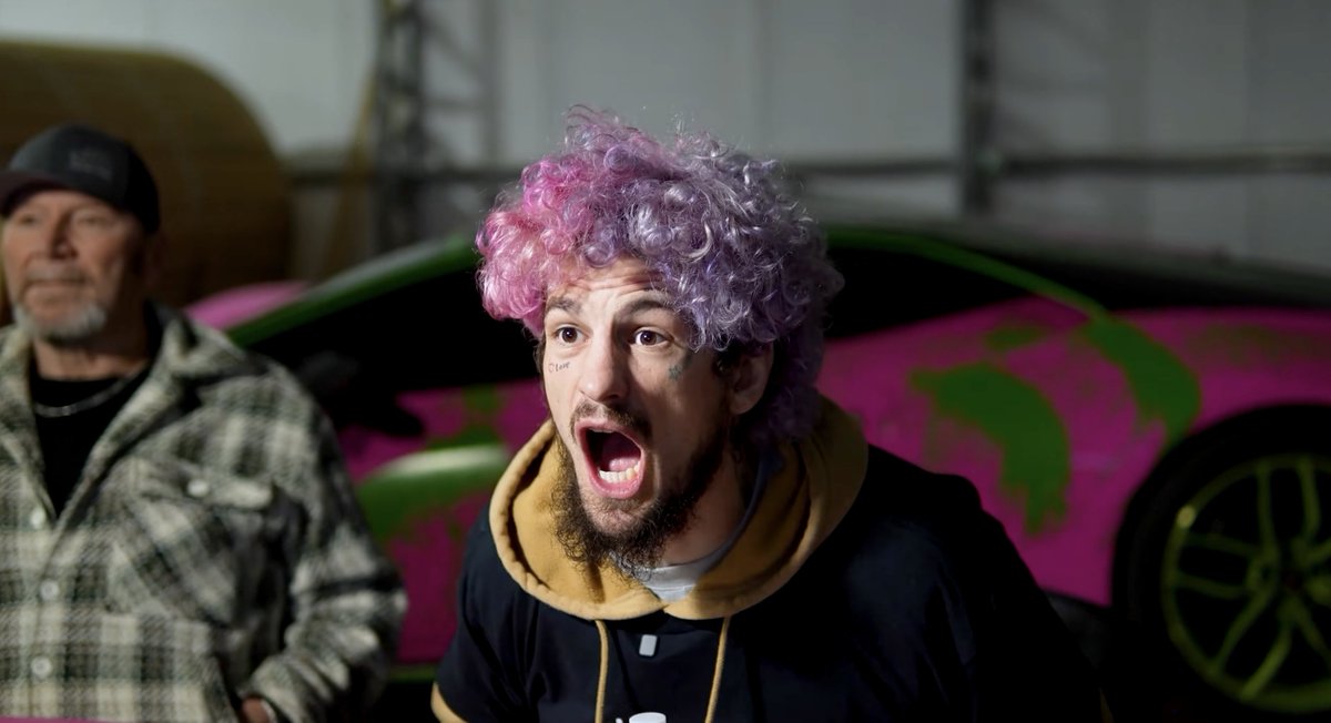 Sean O'Malley's live reaction to the UFC 323 main event. 🤣